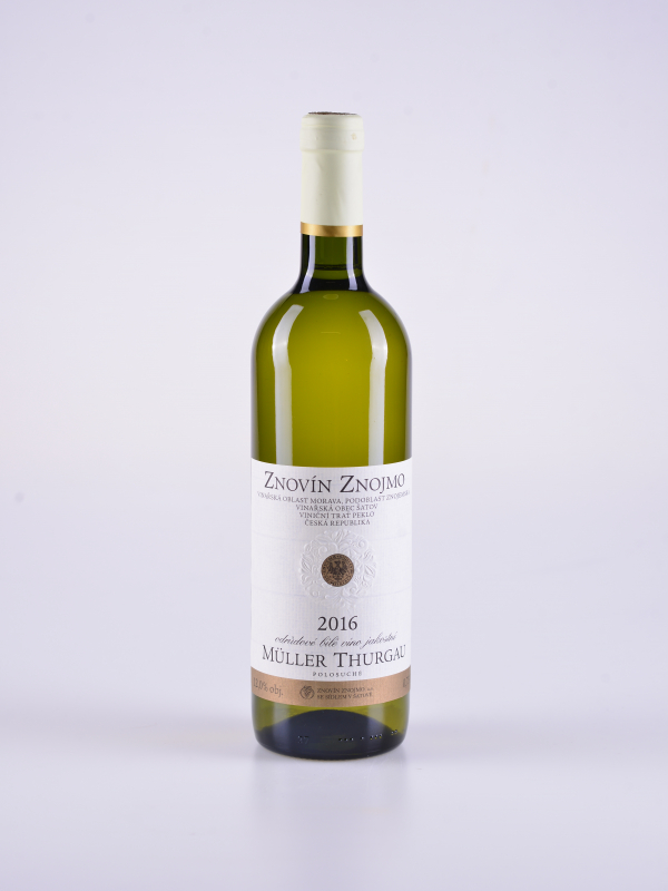 Müller Thurgau, jakostní, polosuché, 2016 – Znovín