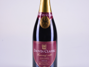 Sekt Classic červený, šumivé, demi sec – Znovín